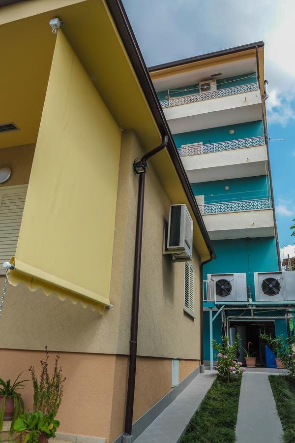 Ariadnes Apartments ティラナ エクステリア 写真