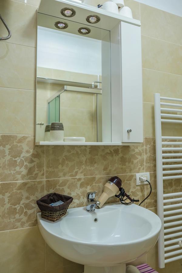 Ariadnes Apartments ティラナ エクステリア 写真